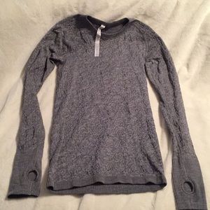 Lululemon size 6 long sleeve
